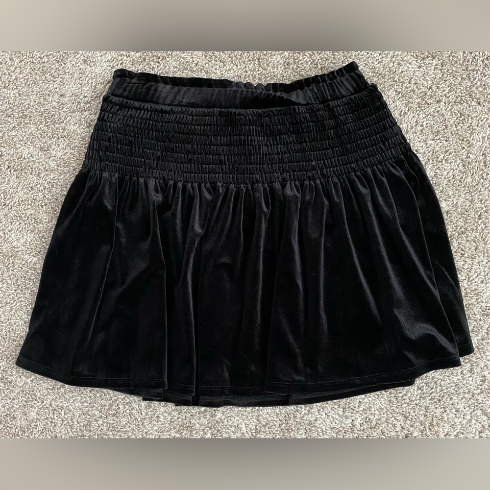 GB Girls Black Velvet Skirt - Picture 2 of 4